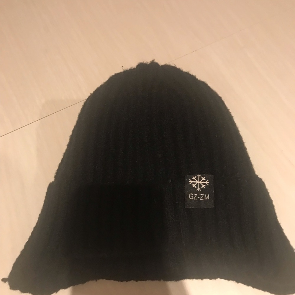 3/15$ Black Kids Winter Hat​